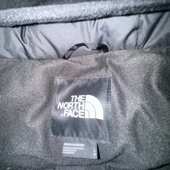 North Face Newington size L worn twice, mint condition! - Picture 2 of 5